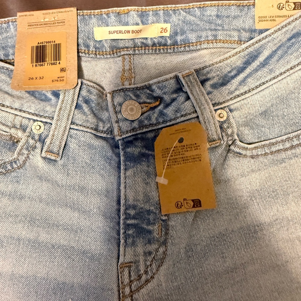 Levi’s Light Blue Women's Jeans - Picture 2 of 4